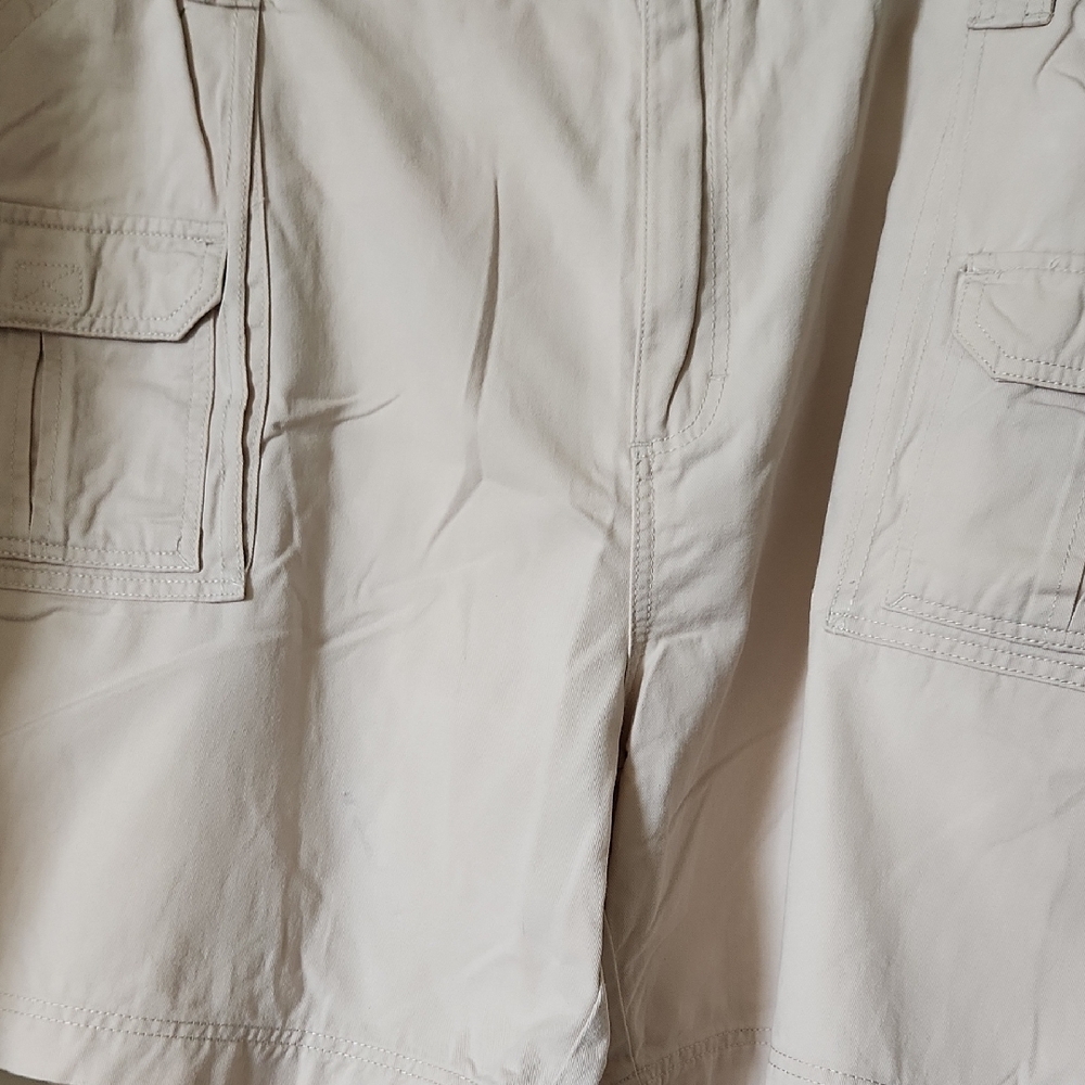 Architect Tan Cargo Shorts with Relaxed Fit - Picture 6 of 8